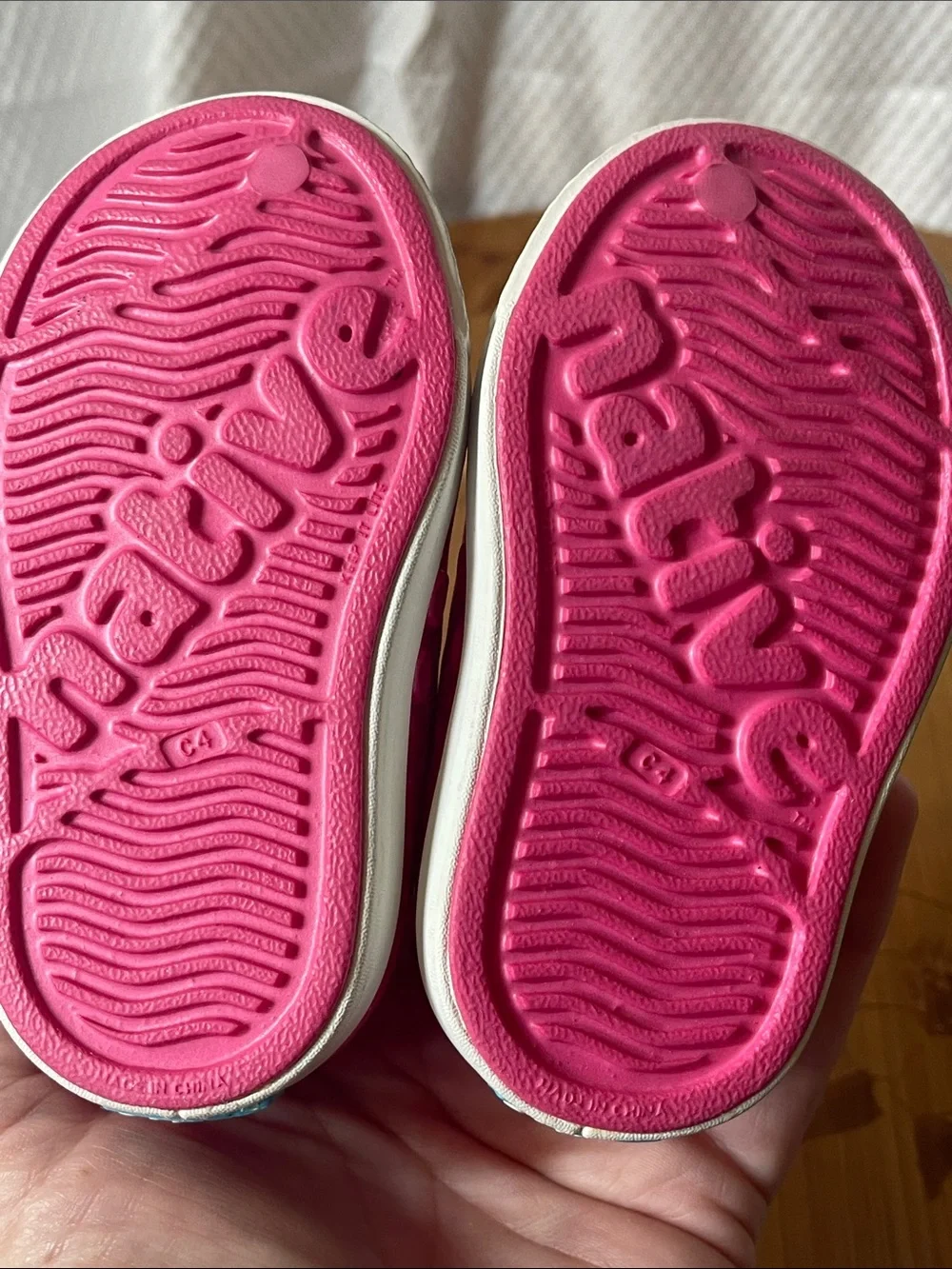 Native Kids Jefferson Pink Perforated Slip-On sandals toddler size 4